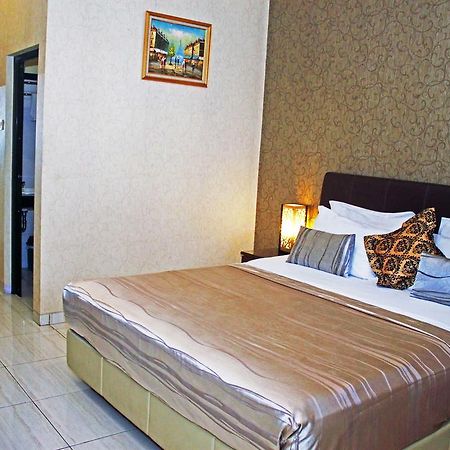 Hotel C3 Semarang Eksteriør bilde